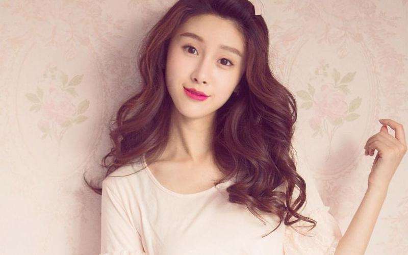 《王子璇INS点赞的最新动态》